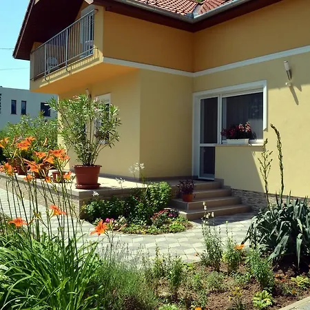 Erkel Apartment *